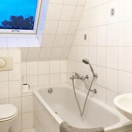 Flat For 6,best Price For Month, For Workers Elsteraue