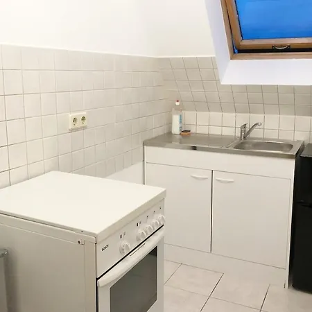 Flat For 6,best Price For Month, For Workers Apartment *