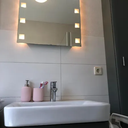 Flat For 6,best Price For Month, For Workers