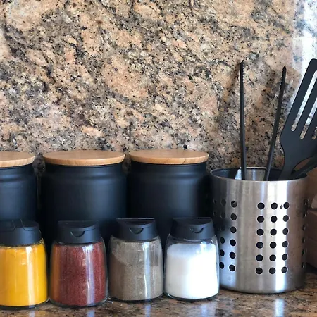 Flat For 6,best Price For Month, For Workers Elsteraue