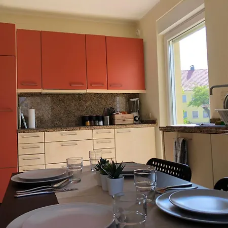 Flat For 6,best Price For Month, For Workers * Elsteraue