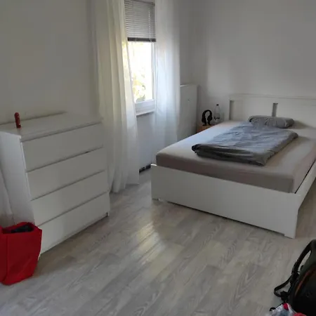 Flat For 6,best Price For Month, For Workers Apartment Elsteraue