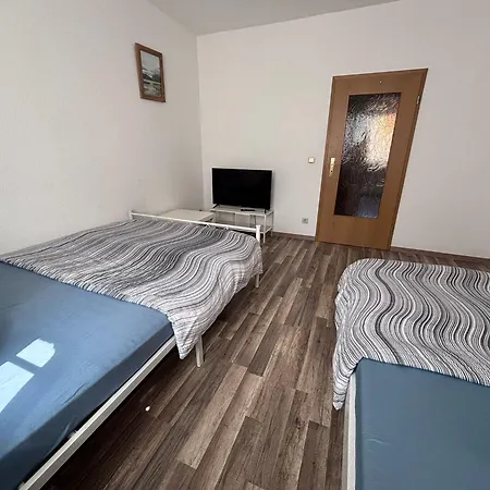 Flat For 6,best Price For Month, For Workers Elsteraue