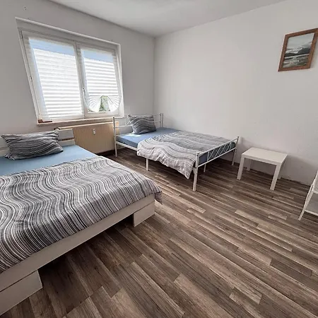 Flat For 6,best Price For Month, For Workers * Elsteraue