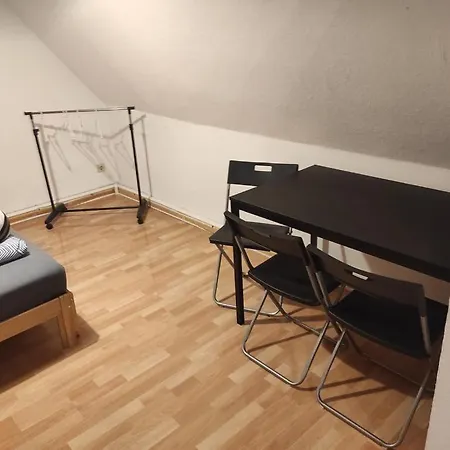 Flat For 6,best Price For Month, For Workers Elsteraue