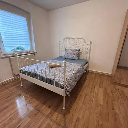 Flat For 6,best Price For Month, For Workers Apartment Elsteraue