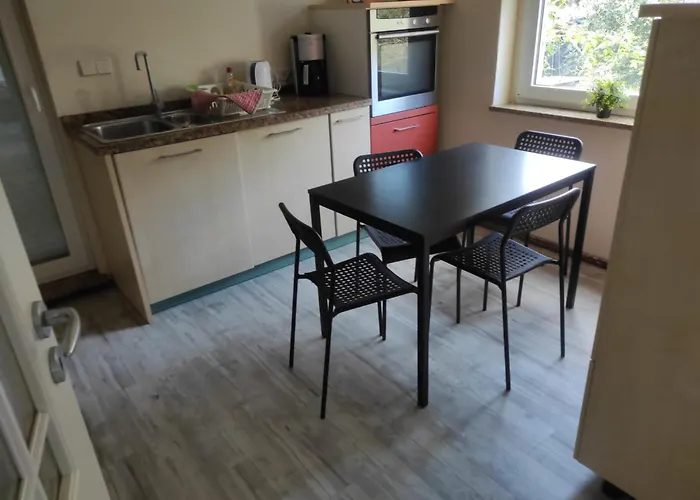 Flat For 6,best Price For Month, For Workers