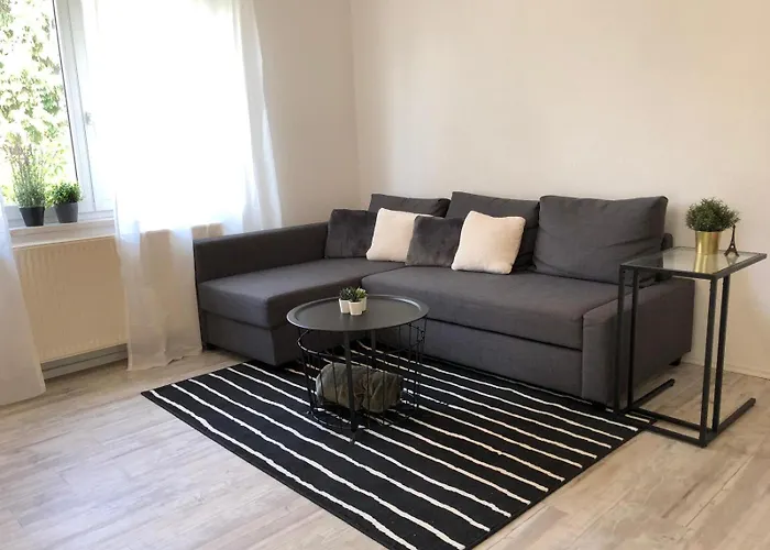 Flat For 6,best Price For Month, For Workers *