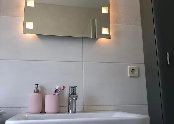 Flat For 6,best Price For Month, For Workers