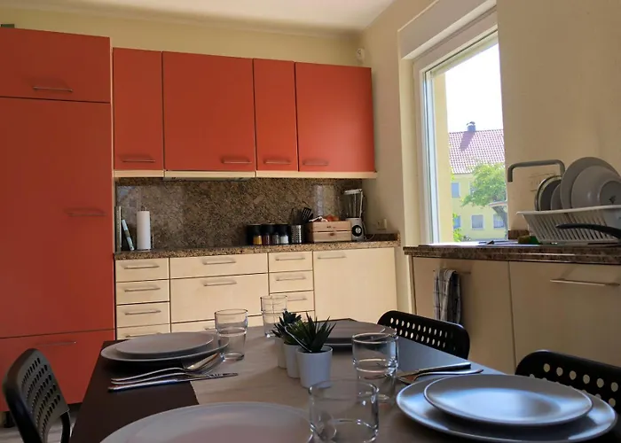 Flat For 6,best Price For Month, For Workers * Elsteraue