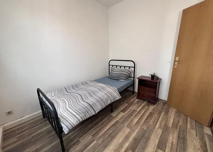 Flat For 6,best Price For Month, For Workers Lägenhet