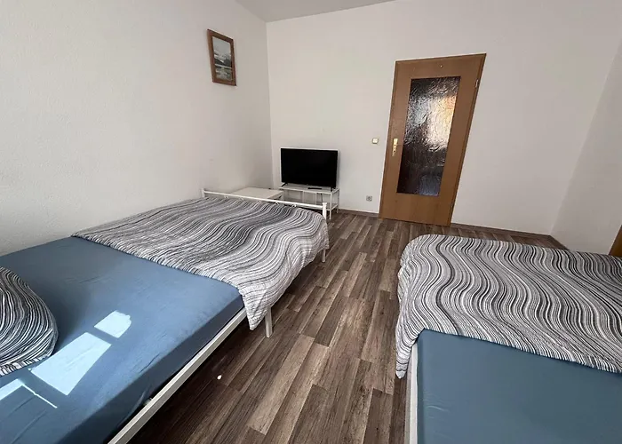Flat For 6,best Price For Month, For Workers Elsteraue
