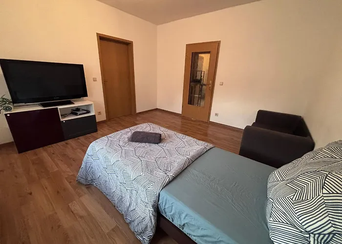 Flat For 6,best Price For Month, For Workers *